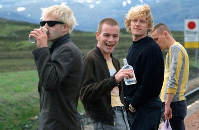 Anteprima del restauro in 4k di TRAINSPOTTING di Danny Boyle | Con djset Karmadrome e birretta
